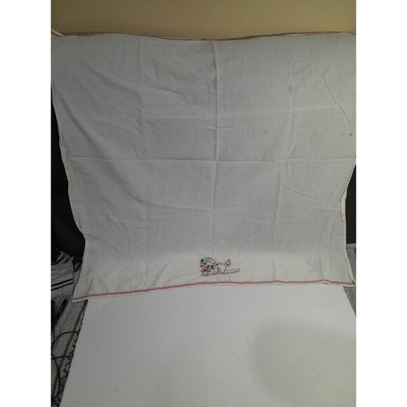 Vintage Hand Embroidered Tablecloth, Cats Square, Lot Of 2 33x34 - Picture 4 of 8